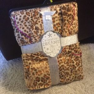 NWT, L, cheetah fleece pajama set